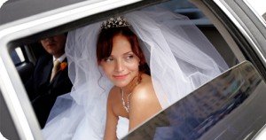 Image of wedding limousine chrysler 300 side view 