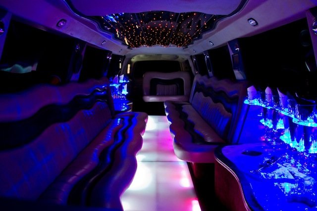 CT Cadillac Escalade Limousine interior mage