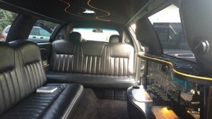 8-passenger-lincoln-stretch-limo-image
