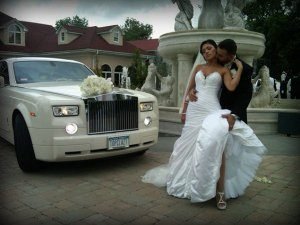 Image of New Rochelle wedding limouisine