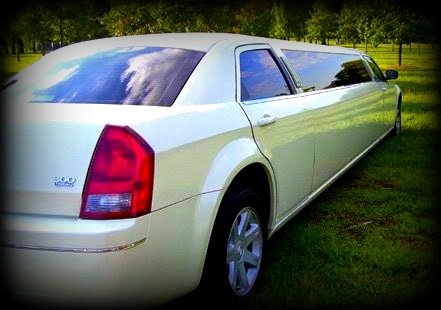 10 Passenger Chrsyler 300 Limo