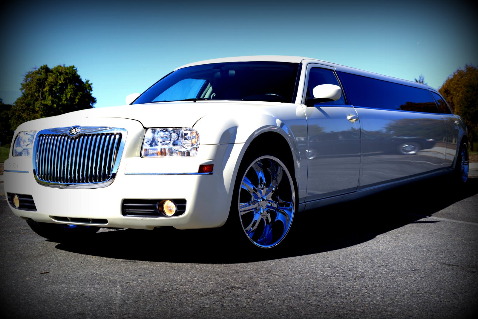 White Chrysler 300 Stretch Limo